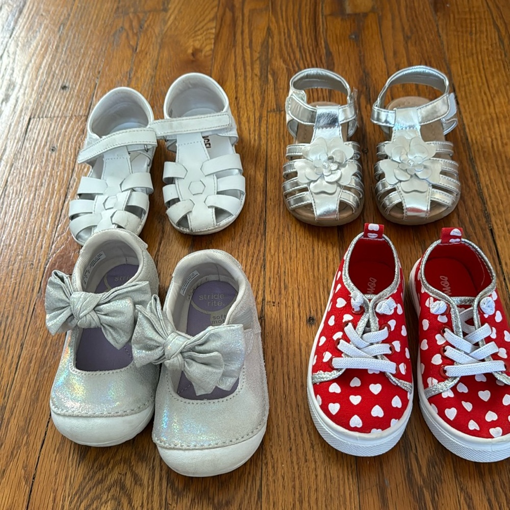 2 pair of sneakers 2 pair of sandals all like new